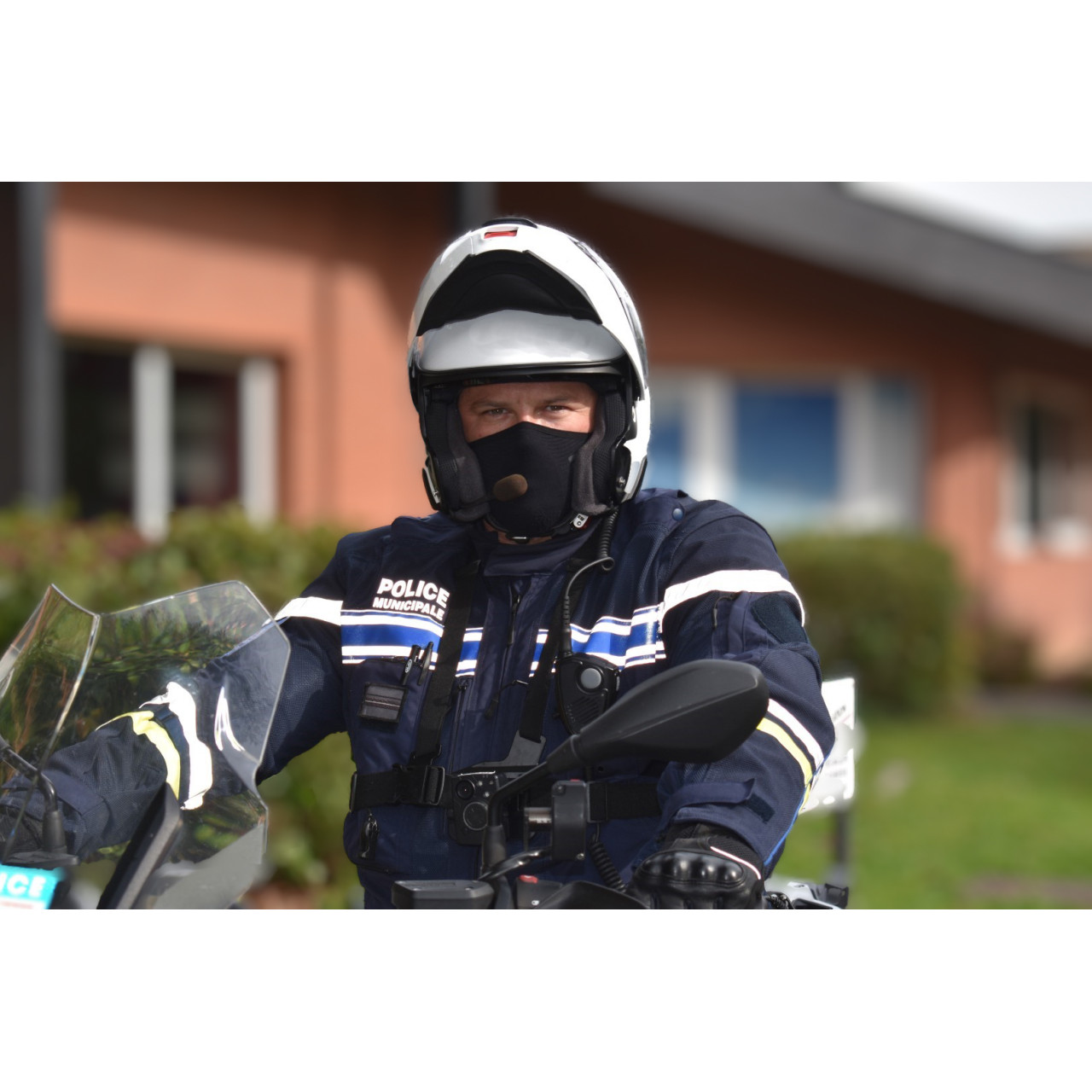 Kit casque moto PTT déporté incluant un équipement audio pour casque de moto HS-KITMOTARD-I2W